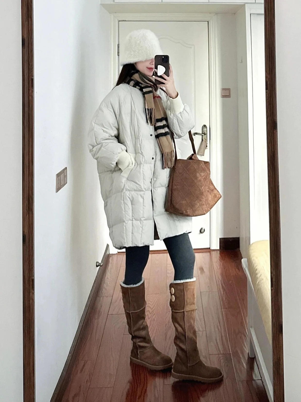 

Молочно-белая удлиненная хлопковая куртка-пуховик для женщин больших размеров, свободного кроя, теплая верхняя одежда в корейском стиле, стройнящее хлопковое пальто