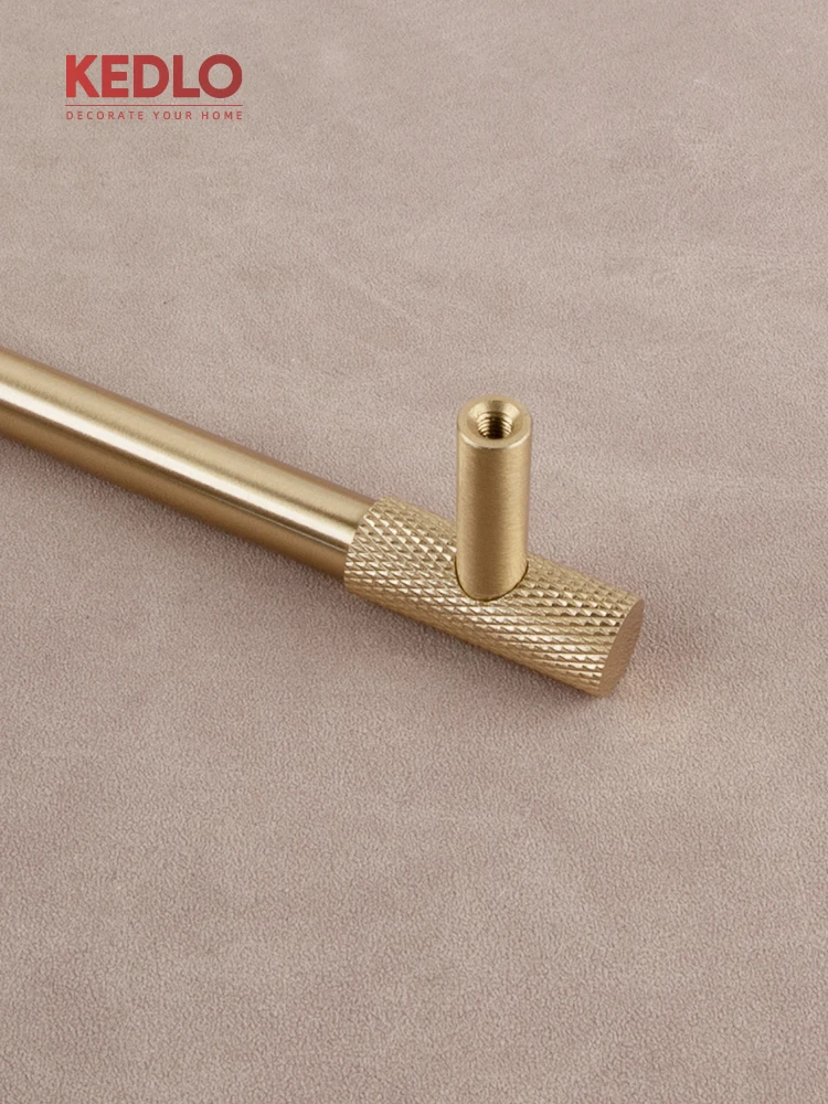 KEDLO Moderner, schlichter, massiver Messinggriff mit Rändelung in Gold, schwarzer T-Griff für Küchenschrank und Schublade – Detail 3
