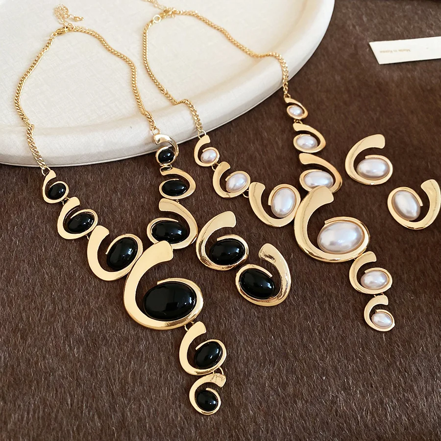 2 Pcs Oval Imitation Pearl Pendant Necklaces for Women Personality G-letter Shaped Acrylic Earrings Wedding Collection Set A