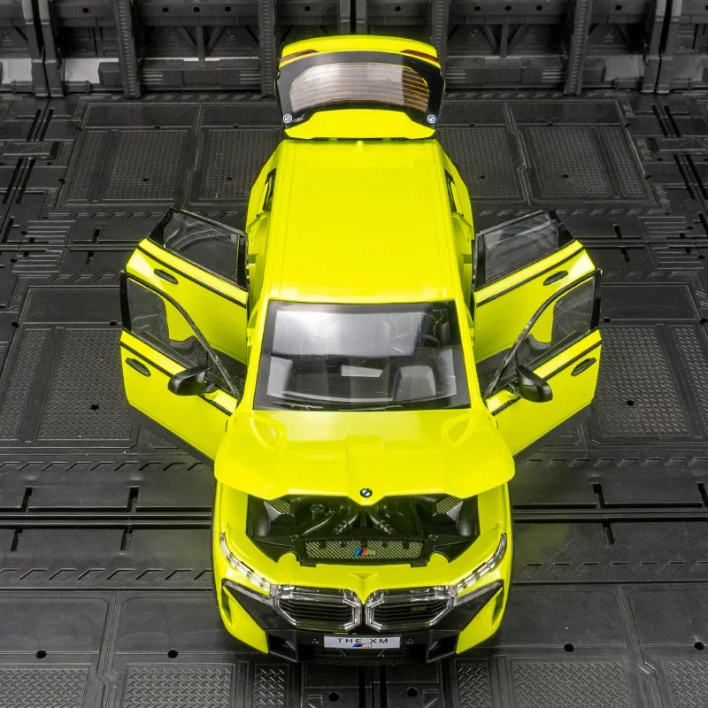 1:24 BMW XM liga modelo de veículo off-road coleção de ornamentos de carro menino brinquedo porta e capô porta-malas podem ser abertas.
