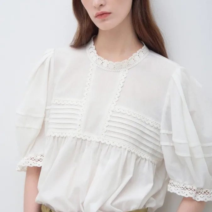 

Elegant Korean Style Breathable Light Weight Ruffle Sleeve Shirt Summer New Arrival Fashionable Splicing Lace Trim Bubble Sle...