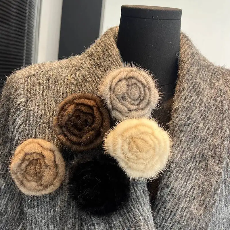 Real Mink Fur Flower Brooch For Women Simple Fashion High-end Sweater Pin Clothing Decoration Accessories Girls Gifts Corsage