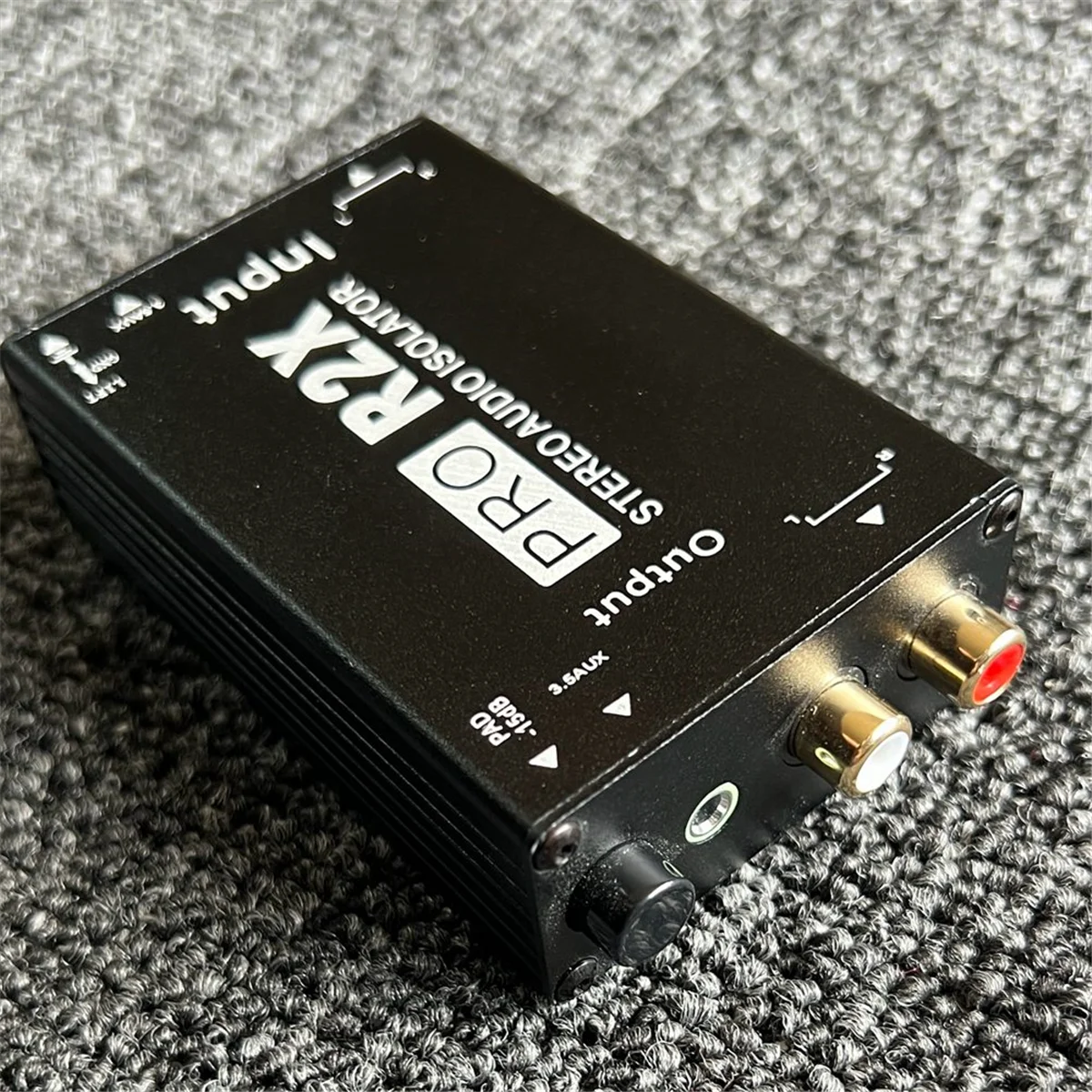 3.5MM+RCA Audio Isolator Audio Current Acoustic Isolator Audio Noise Eliminator Common Ground Isolator Automobile XY