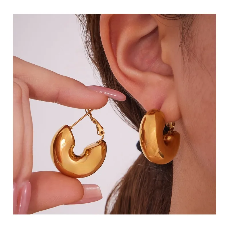 

Seattle Jewelry Stainless Steel Chubby Small Hollow Earrings with Real Gold-plated Studs That Do Not Fade