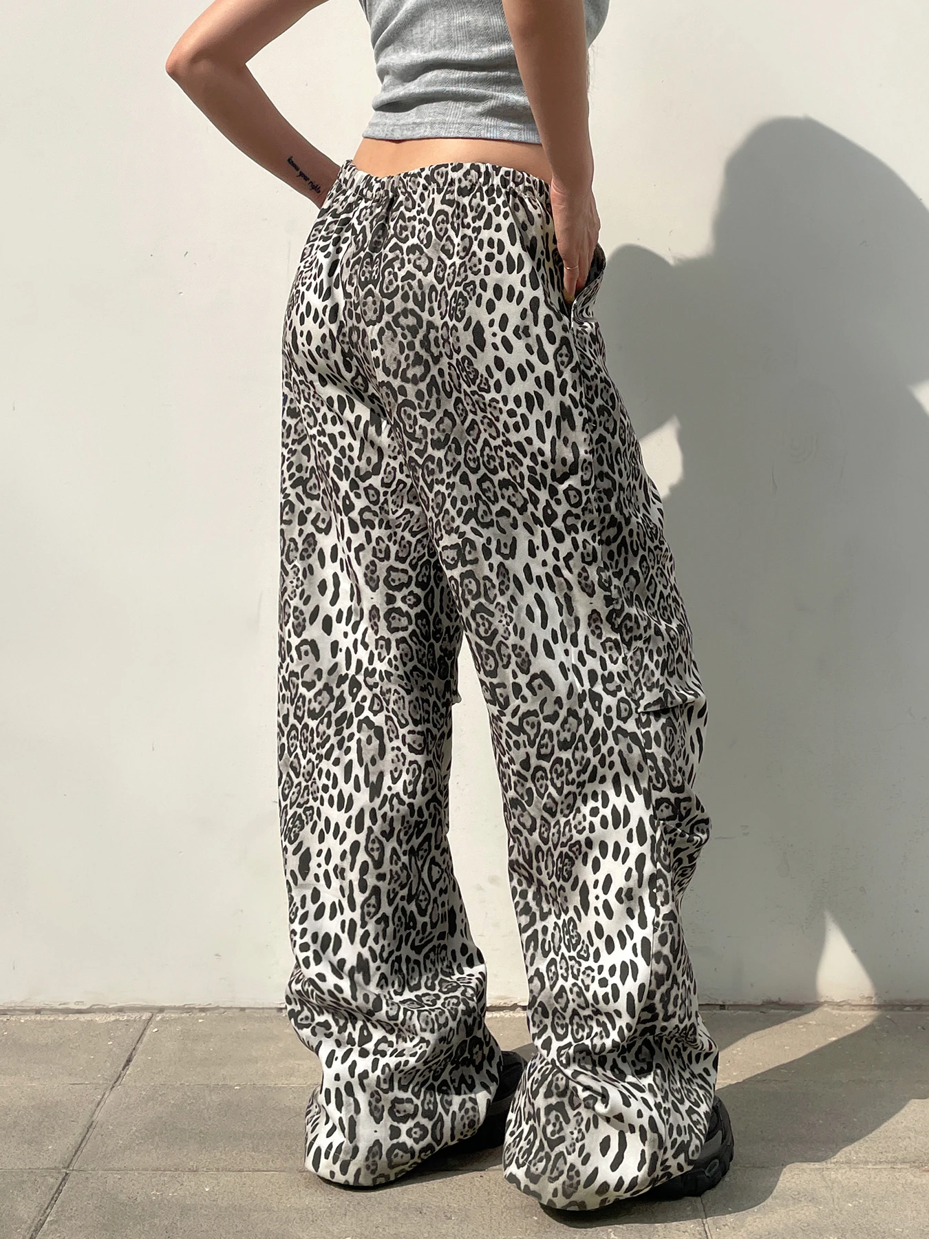 IAMSURE Casual Folds Leopard Wide Leg Pants Loose Mid-Waisted Pockets Pants Women 2024 Autumn Winter Fashion Streetwear Ladies