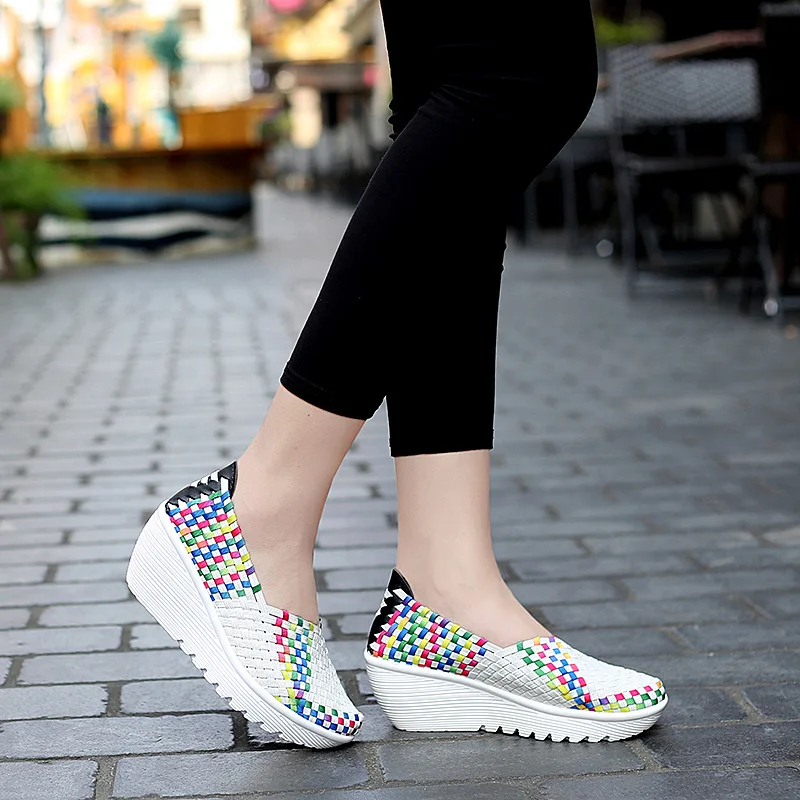 Estate donna Plus Size 35-42 per donna 2024 zeppe Platform Sneakers Fashion Weave Hollow Ladies mocassini Slip-on scarpe Casual