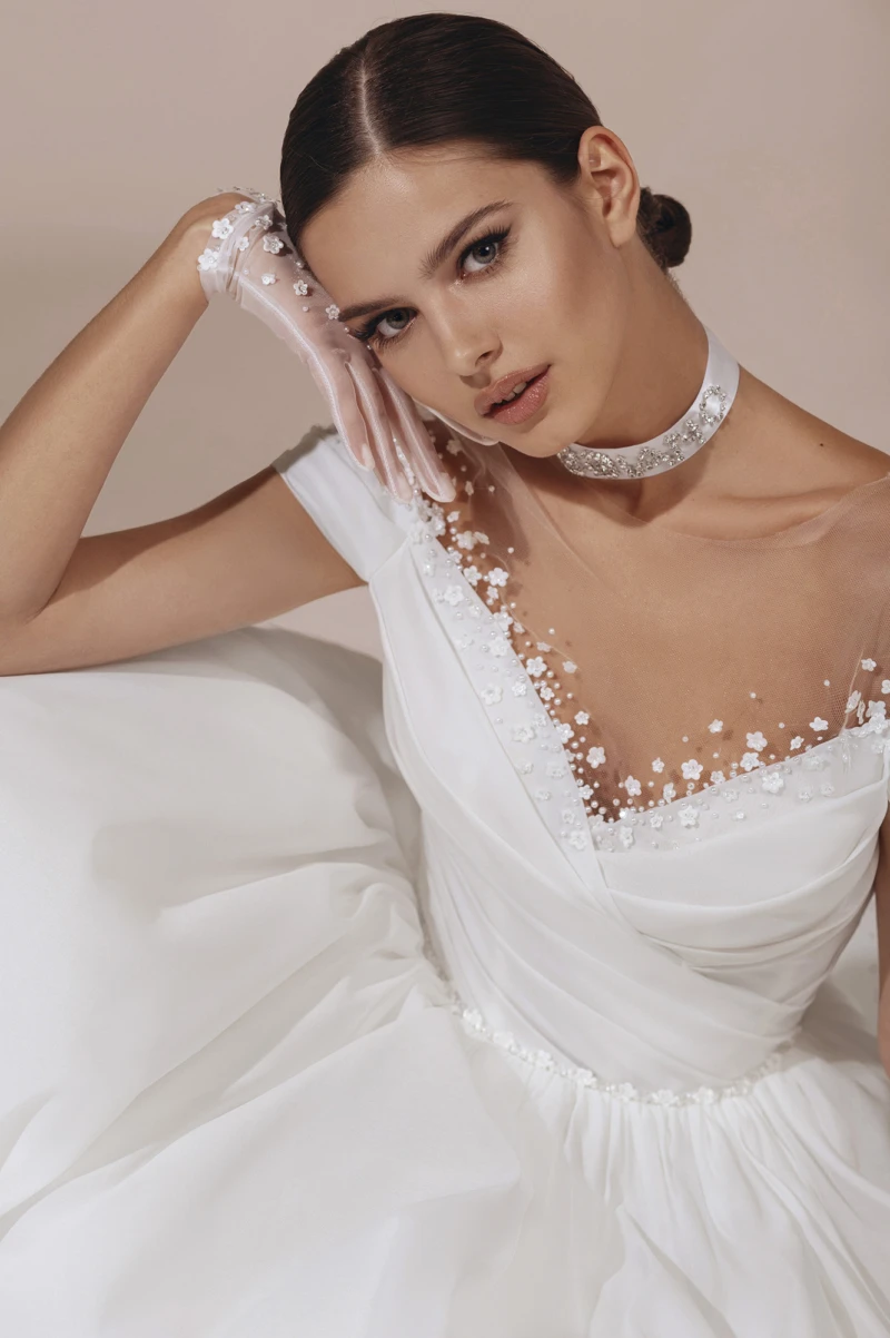 Elegante vestido de casamento cetim para mulheres, manga curta, organza linha A, personalizado para medir, apliques de renda, vestidos de noiva