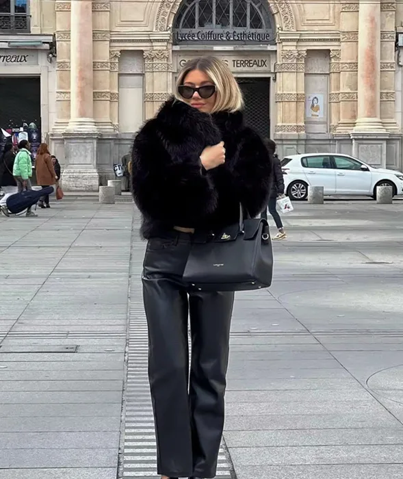 ふわふわワイドラペル黒ショートフェイクファージャケットファッションフルスリーブオーバーサイズクロップドジャケット2025冬新作ハイストリートアウターウェア