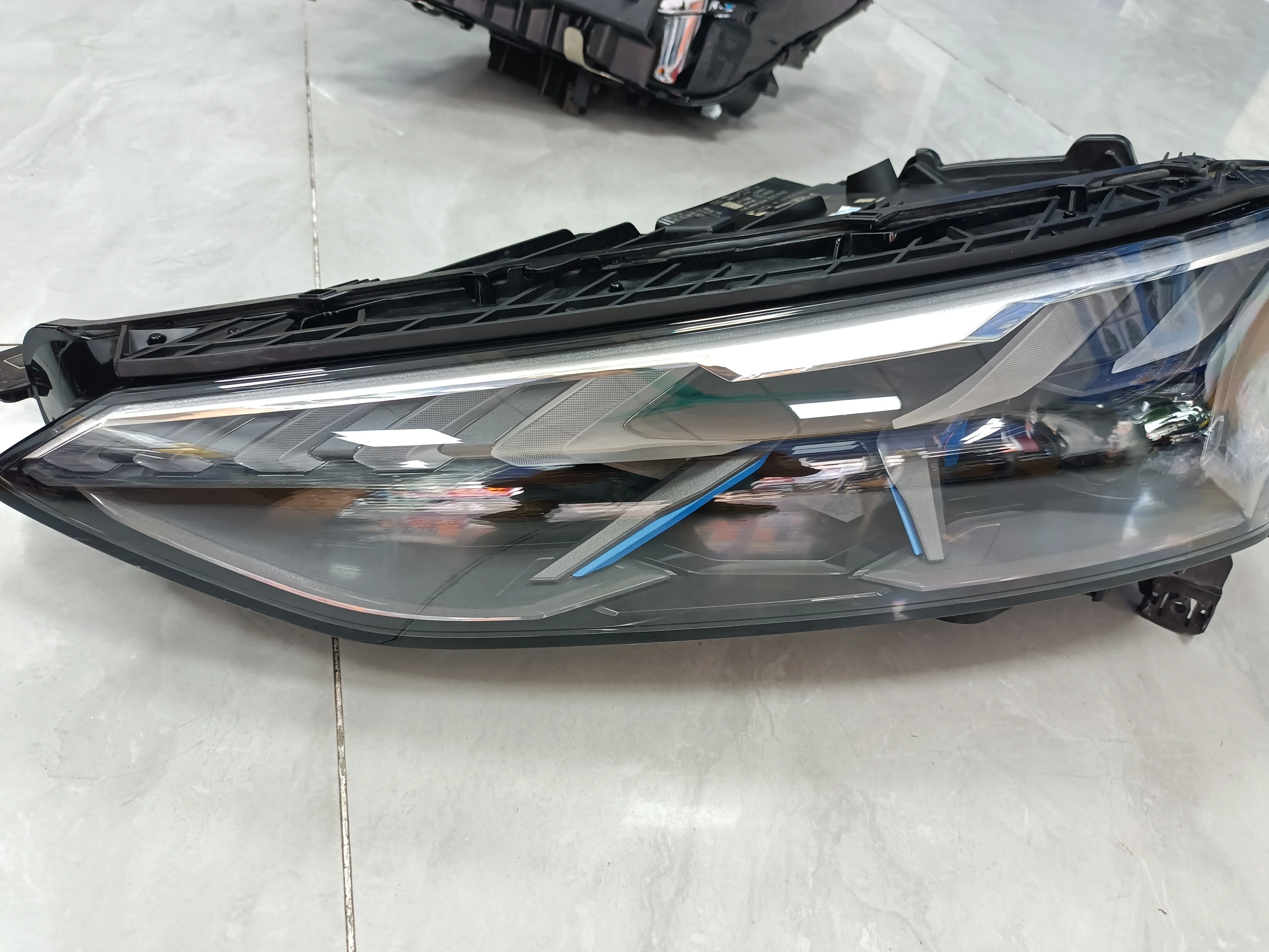 للضوء الأيسر الأصلي Audi E-tron Gt Rs 4j3941085