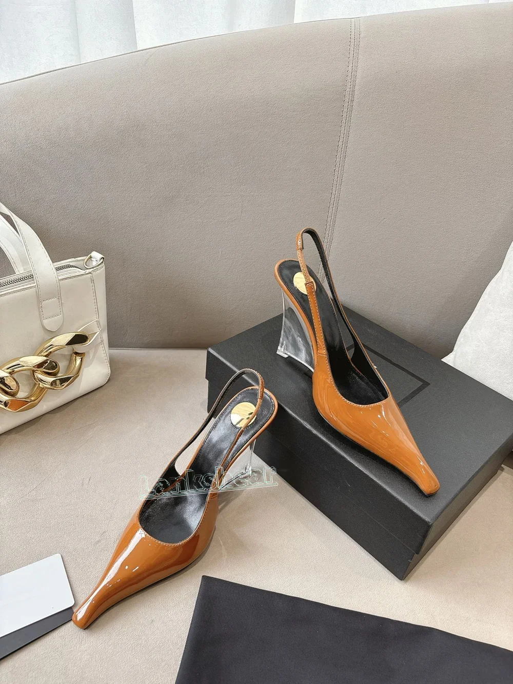 شفافة أسافين أشار تو النساء الصنادل الكاحل حزام مشبك عالية الكعب مثير جلدية الصلبة أحذية Slingback 2025 الوافدين الجدد