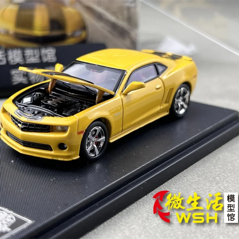 In stock: 1:64 Chevrolet Camaro Bumblebee 5th generation die-cast alloy car model, boys' toy, adult collectible ornament.