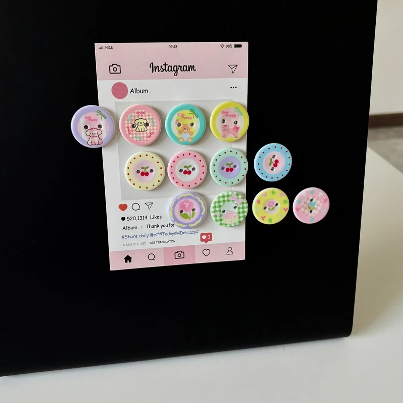 Cartoon Korean ins small fresh button Fridge Magnets suction round button tulip colored girl's heart decoration hole board