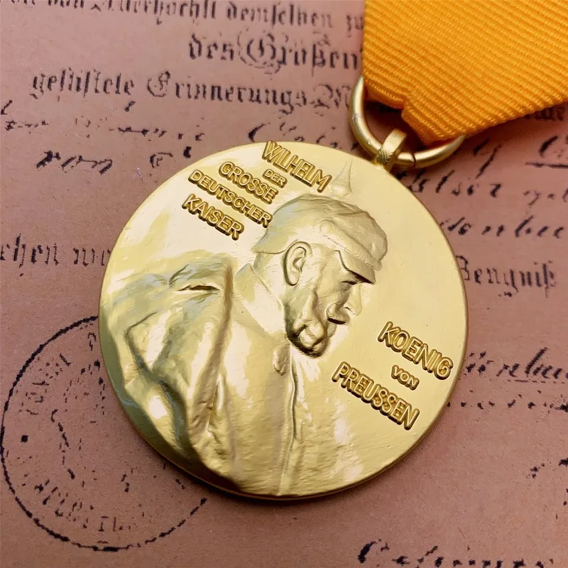 Foreign Medals  Kaiser Centennial Medal Die Casting Collection Celebrity German  Metal Brooch Badge