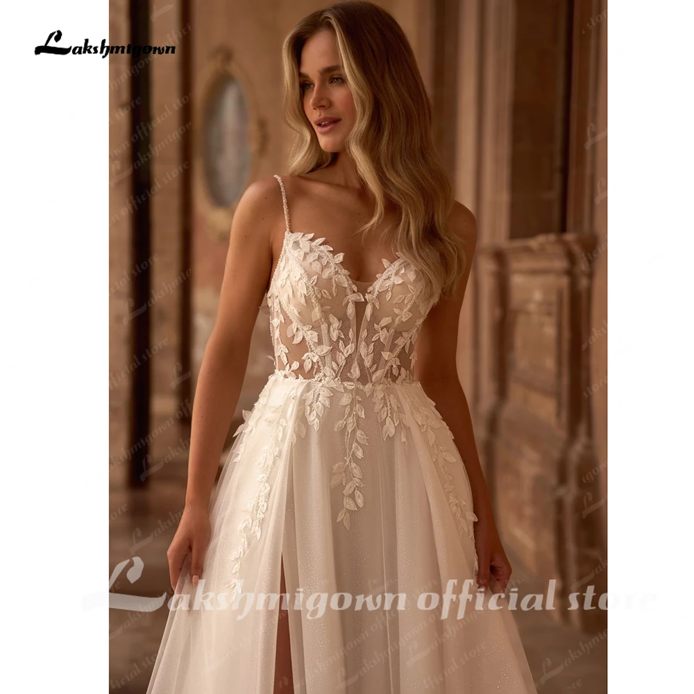 Lakshmigown Durchsichtiges Brautkleid mit Spaghettiträgern, V-Ausschnitt, Applikationen, Schlitz und Glitzer für Damen, Maßanfertigung – Detail 7