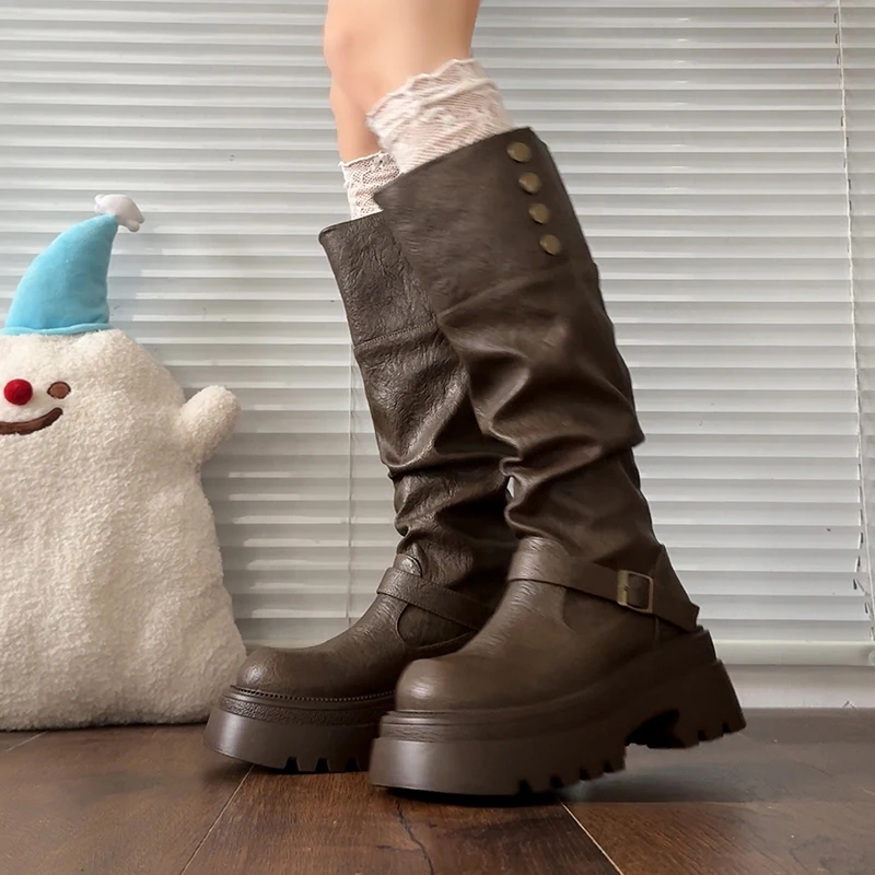 الشتاء منصة سميكة وحيد النساء فارس أحذية عالية الانزلاق على الارتفاع زيادة الأحذية الشارع نمط السيدات موجزة الجوارب الطويلة