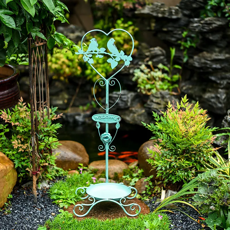 Vintage Iron Trelli…