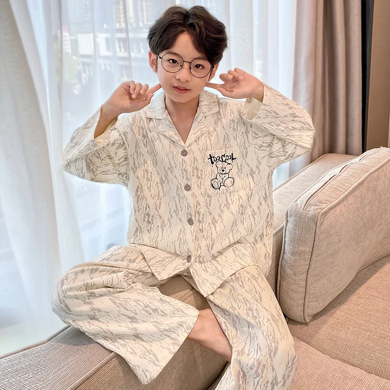 Bear-patterned pajama set, a long-sleeved top and matching pants, comfortable homewear