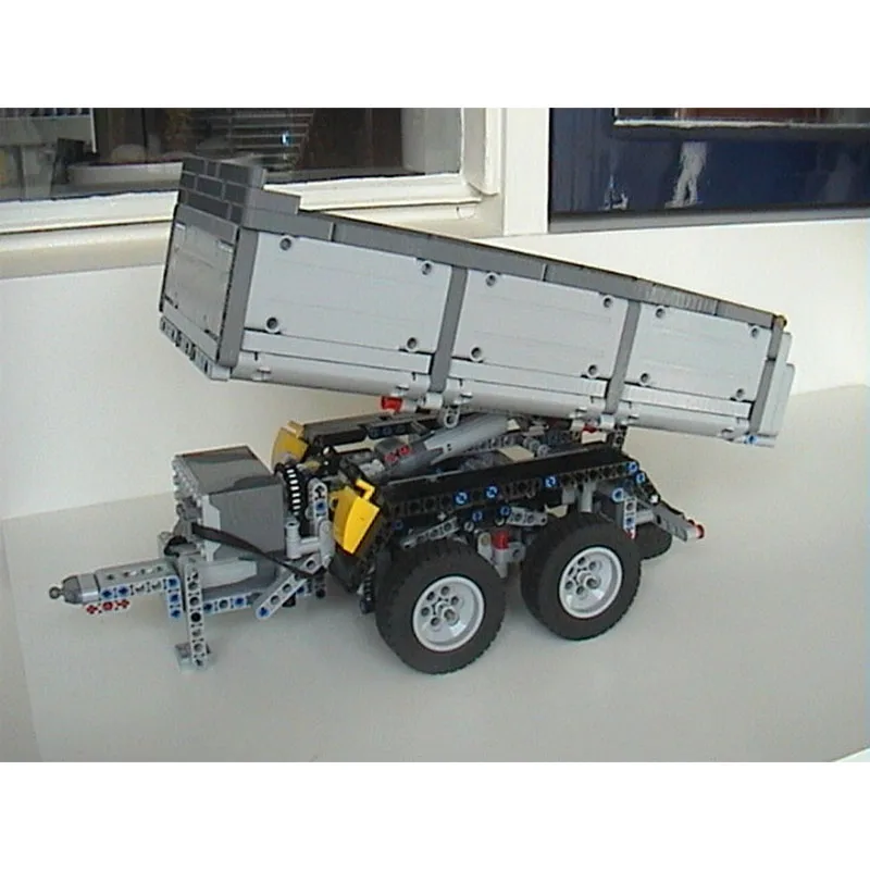 MOC-4554 New Classic Small Three-Axle Trailer Building Block Model, 846pieces, Boys' Children's Birthday Building Block Toy Gift