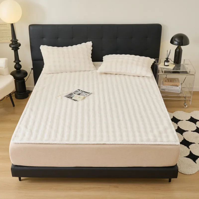 

2024 New Rabbit Plush Bubble Soft Thickened Mattress Bed Cover Bed Pad Student Dormitory Soft Mat