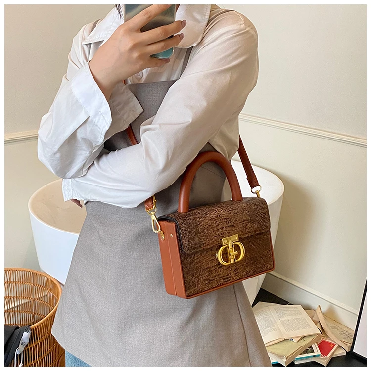 

Trendy Casual Crossbody Handbag with Letter Logo and Minimalist Design for Everyday Leisure Use