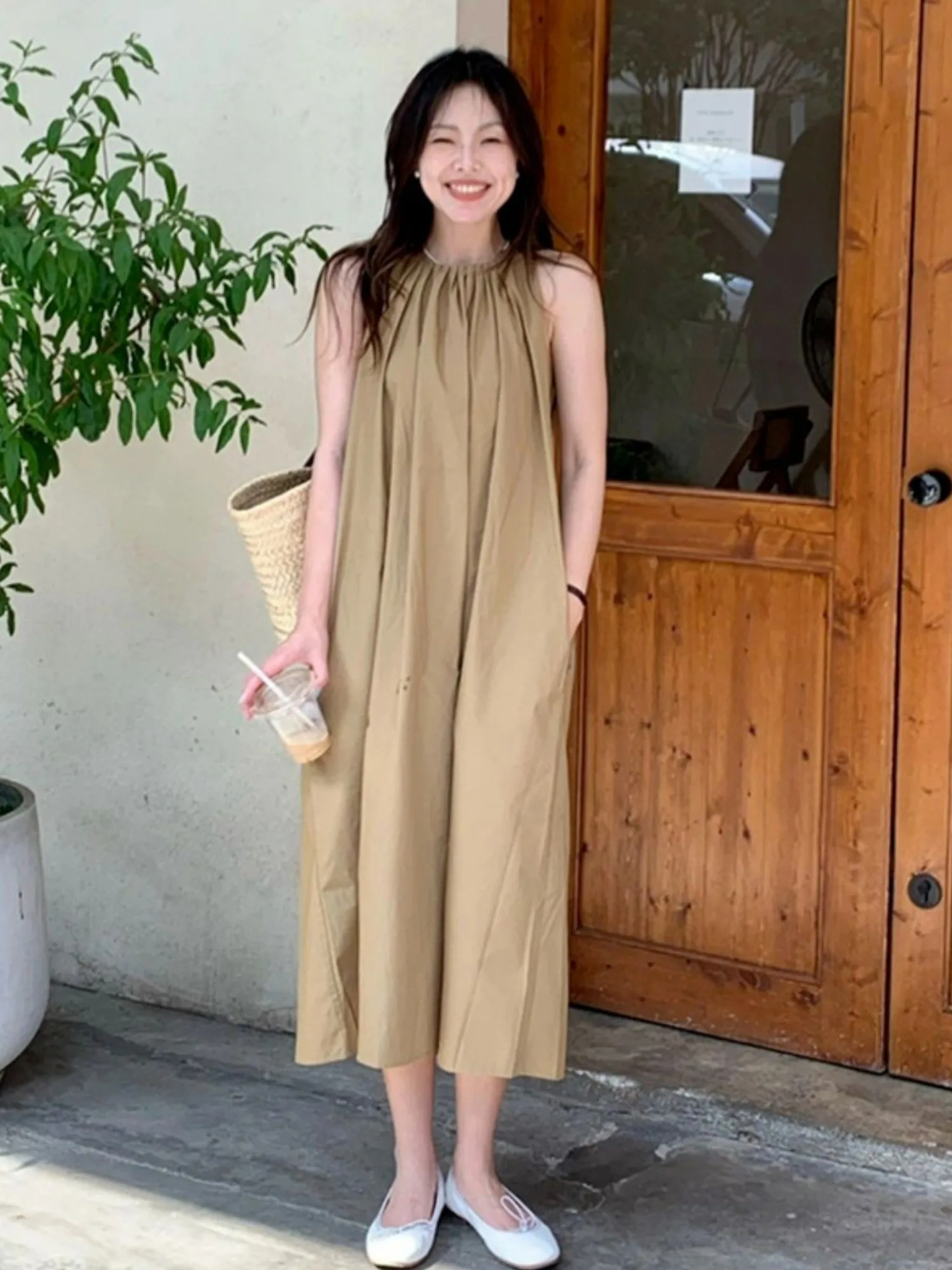 เสื้อกั๊กผู้หญิงทรงหลวมสไตล์เกาหลีสำหรับฤดูร้อน ผ้าบางเบา ใส่สบาย ช่วยพรางหุ่น  ชุดลำลองอเนกประสงค์