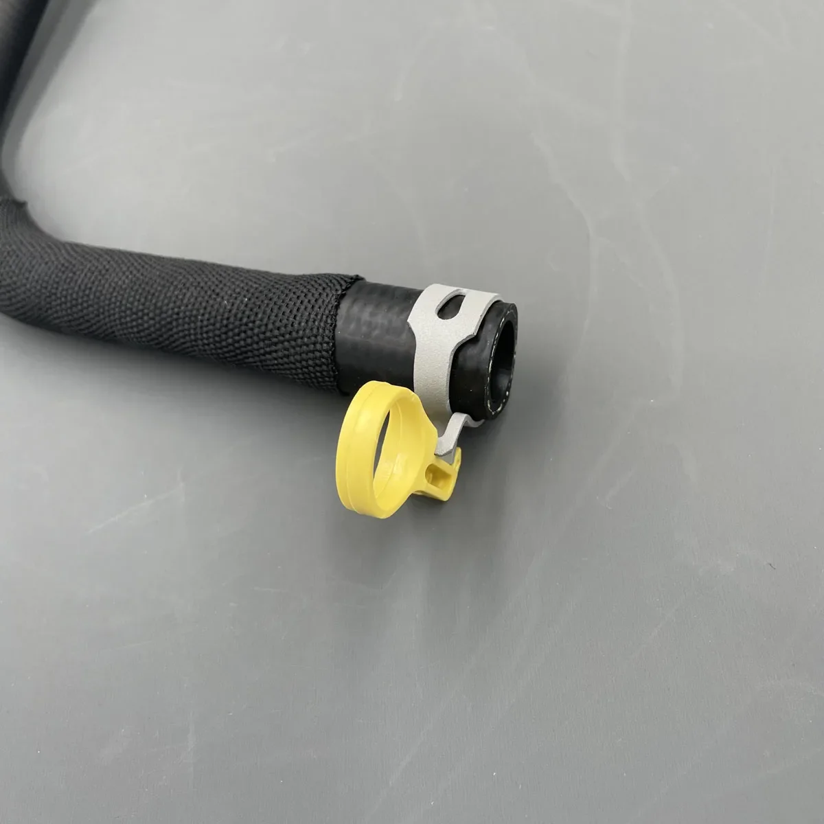 JDE39978 Water Hose LR108956 GL1535 Suitable for Land Rover Range Rover Velar 2017-2019