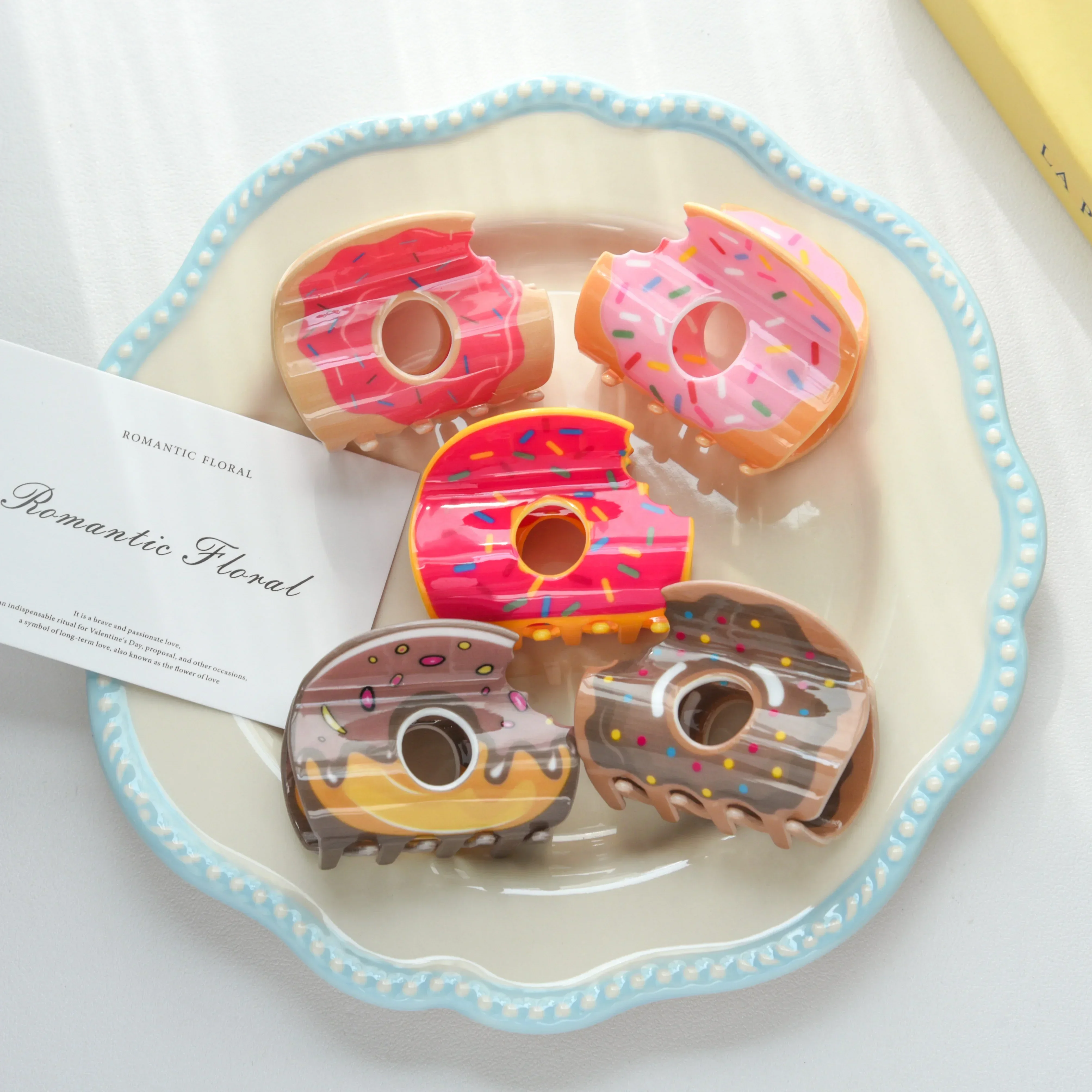 DS Creative Food Series Colorful Donuts Hair Claw PVC Claw Clips Delicious Donuts Crab Hair Clips for Women Hair Accessories