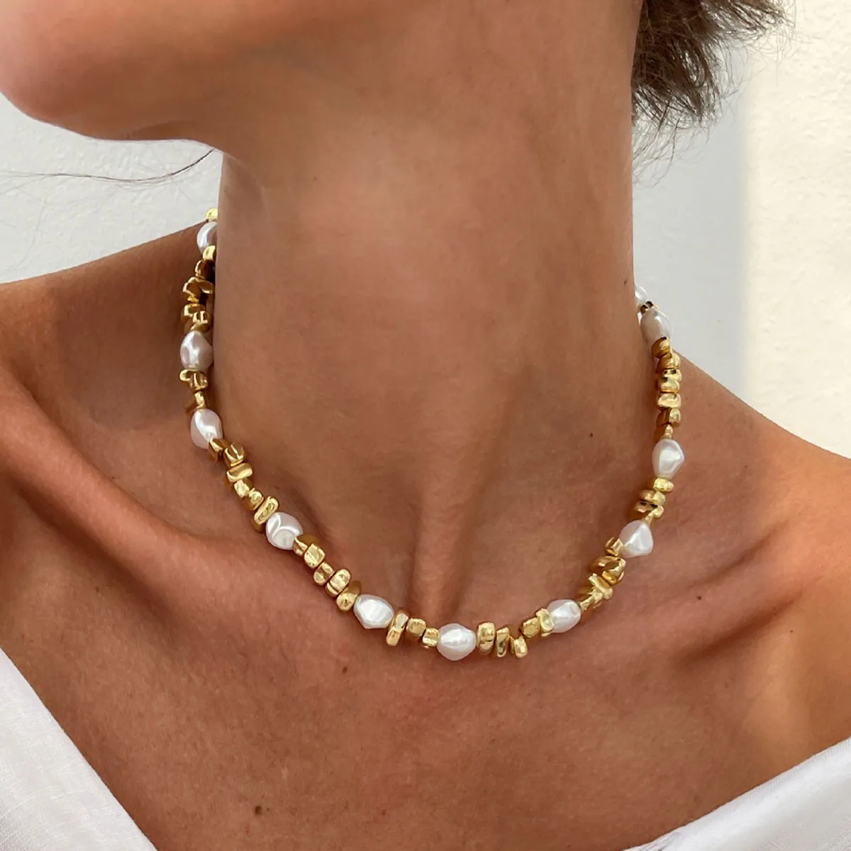 Retro Shaped Imitation Pearl Woven Collarbone Necklace 2025 Women's Simple Gold Color Sweet Girl Fashion Birthday Jewelry