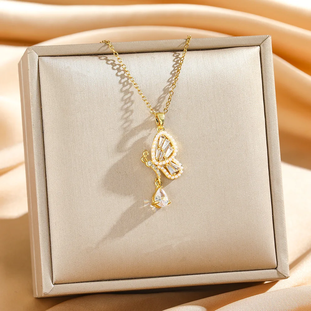 Sweet Romantic Butterfly with Teardrop Zircon Pendant Necklace for Women Elegant Fashion Jewelry Gifts