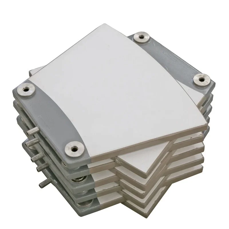 The latest technology department for chemical filter supplies Porous ceramic plate machine Ceramic filter