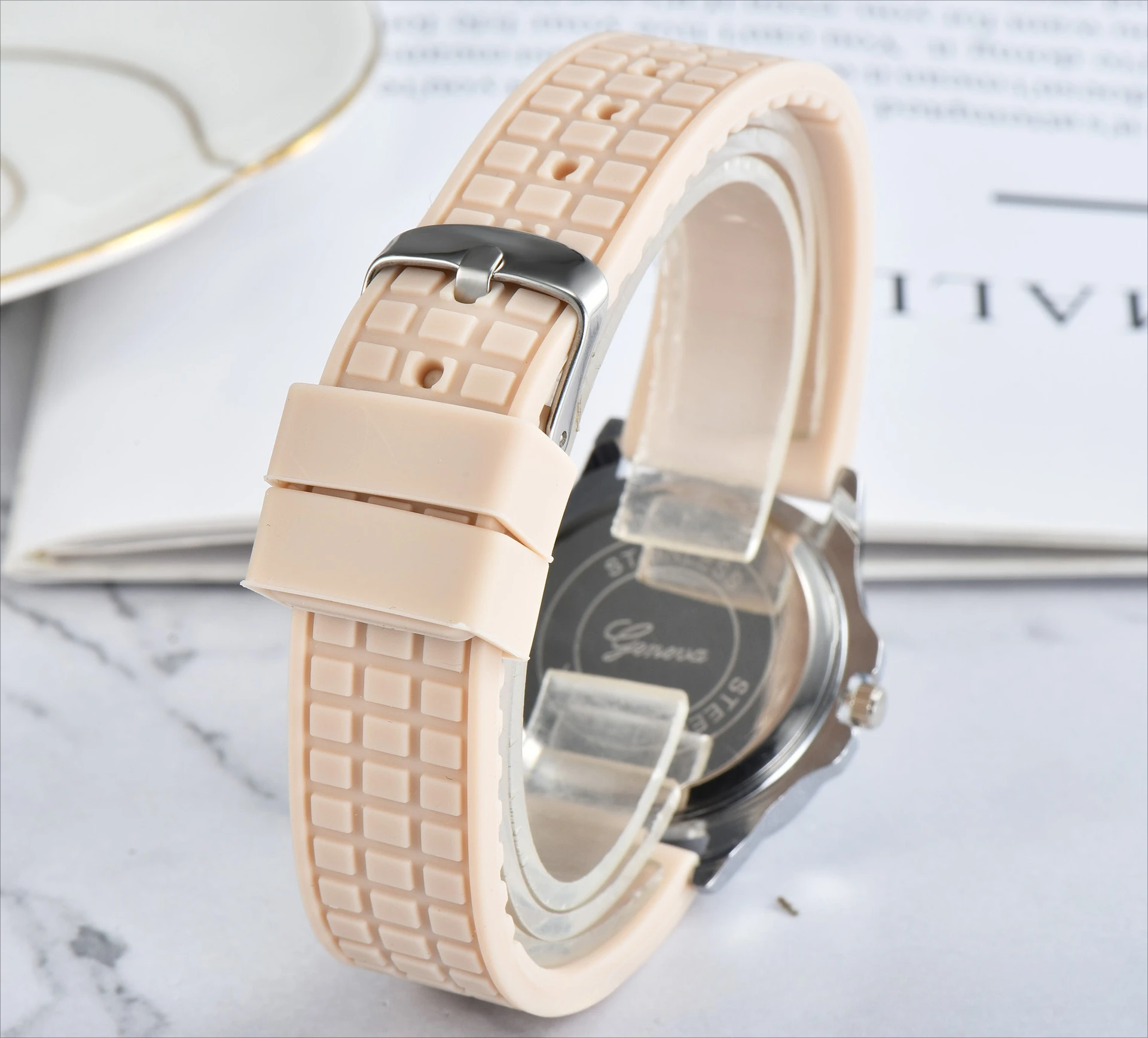 패션 스퀘어 비즈니스 쿼츠 시계 클래식 스트라이프 디자인 다이얼 럭셔리 스테인레스 스틸 밴드 남자 석영 손목 시계