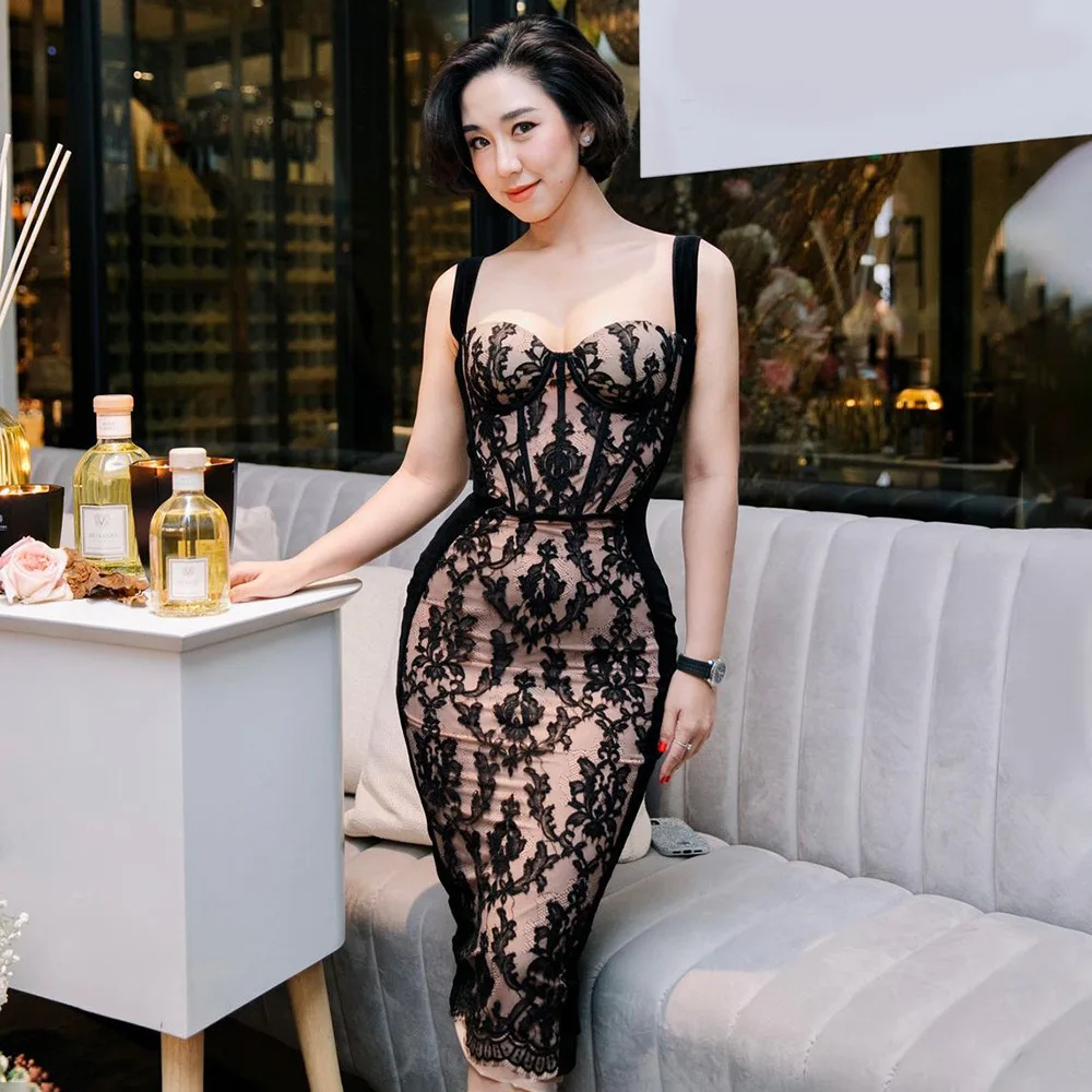 

2025 new women's retro lace jacquard deep V slip dress sexy nightclub slim-fit bag hip slimming dress