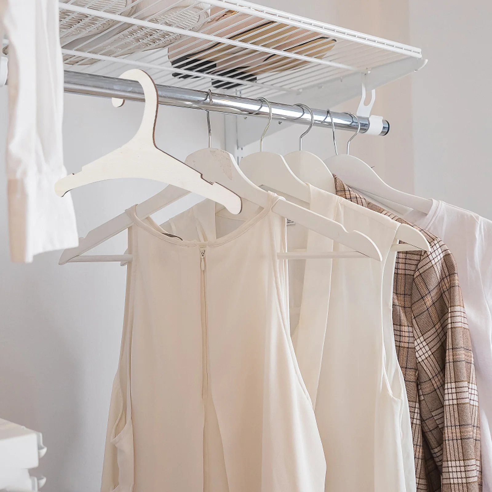 20Pcs Wood Hangers Clothes Organizer Non-Slip Closet Vests Pants Blouses Coat Hangers