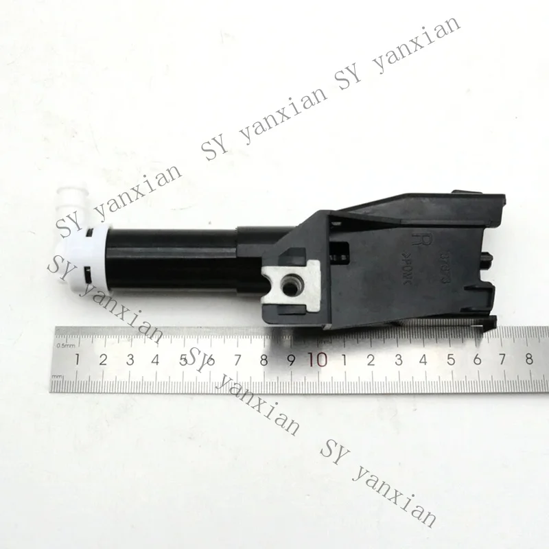 SY+ Headlight Washer Nozzle With Cover For Mitsubishi Pajero Shogun Montero 06-16；