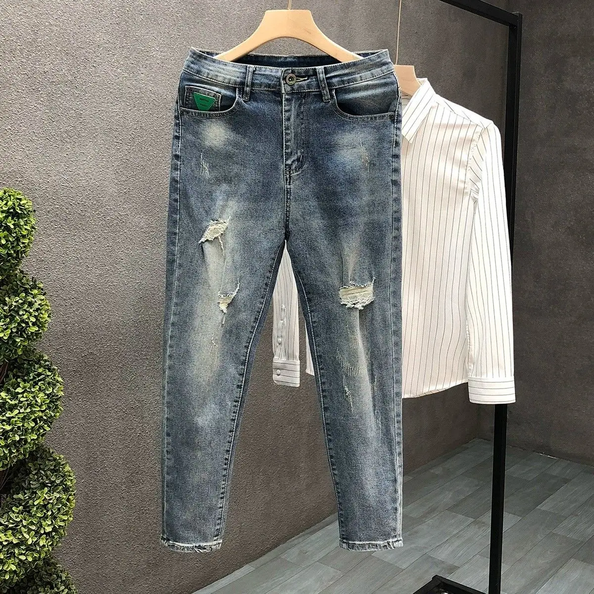 Korean Luxury Clothing Light Blue Ripped Jeans Men's Summer Thin Pants 2025 Autumn Cargo New Men's Slim-fit Small Feet Trousers