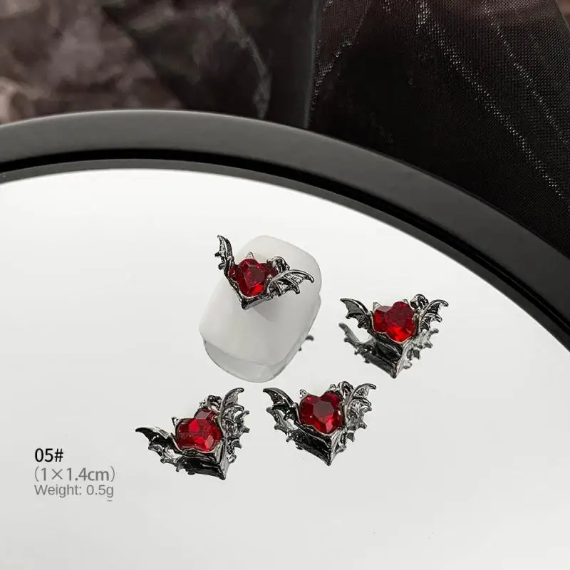 حلي أظافر الهالويون ، سلسلة مظلمة ، إكسسوارات متدلية ، لوازم أظافر متقاطعة ، مجوهرات فنية متقاطعة ، غراب عتيق ، قلب