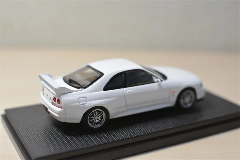 Diecast Ebbro 1:43 Scale Skyline GT-R R33 V-Spec Alloy Car Model