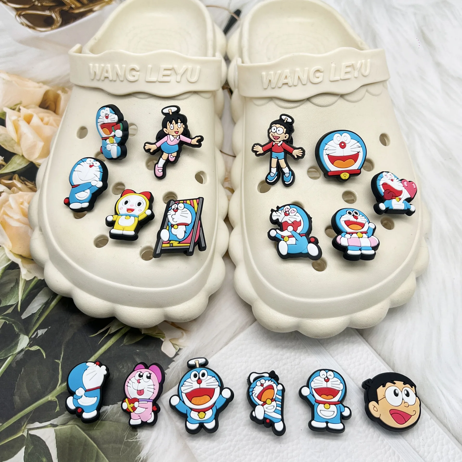 16Pcs Blue Cat cute design PVC Shoe Charms Waterproof Removable Garden Shoe Decor Figure DIY croc Shoe Decoration