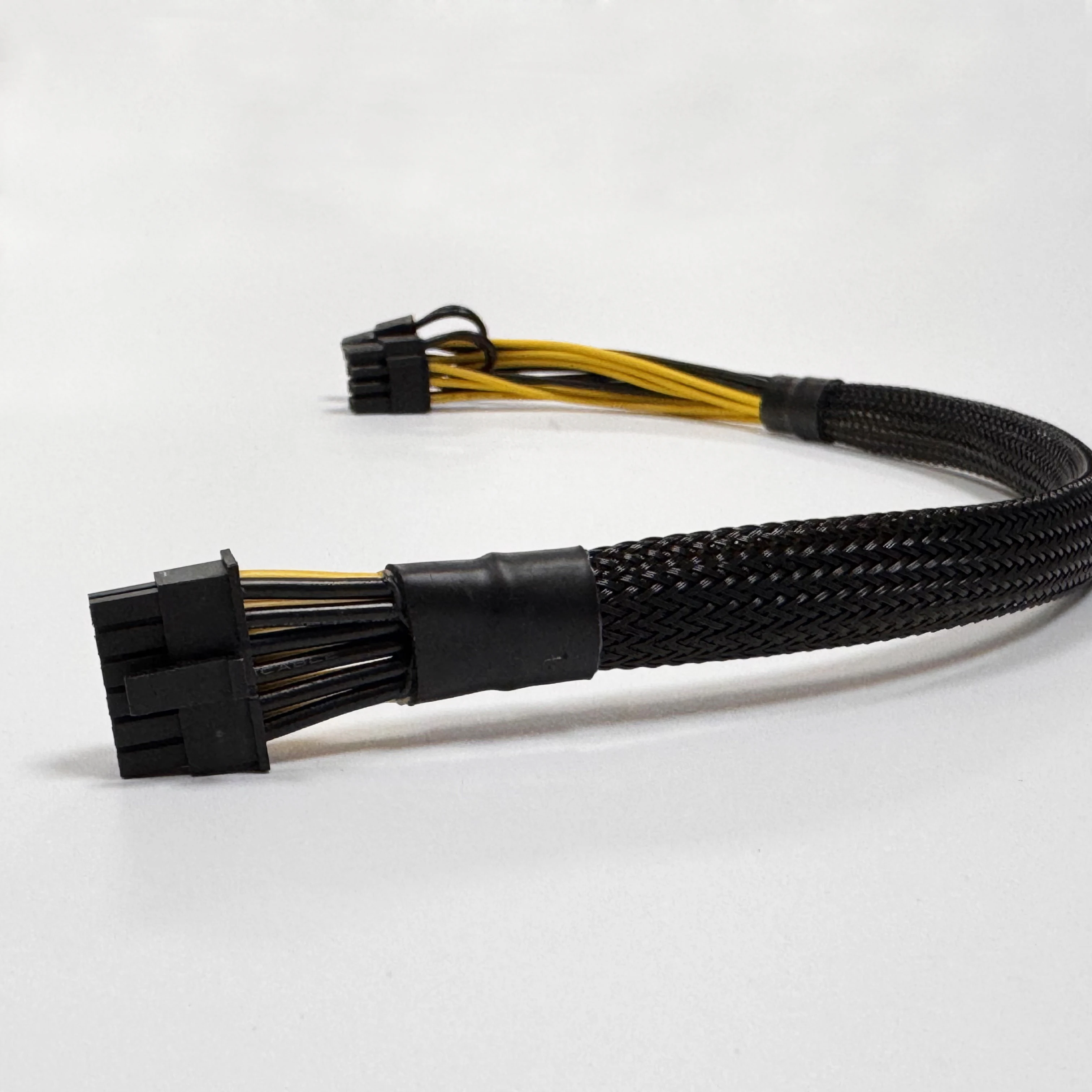 R5300 G6 Server graphics card cable power supply 16P to graphics card dual 8P power supply cable 12V HPWR to 6+2 graphics card A