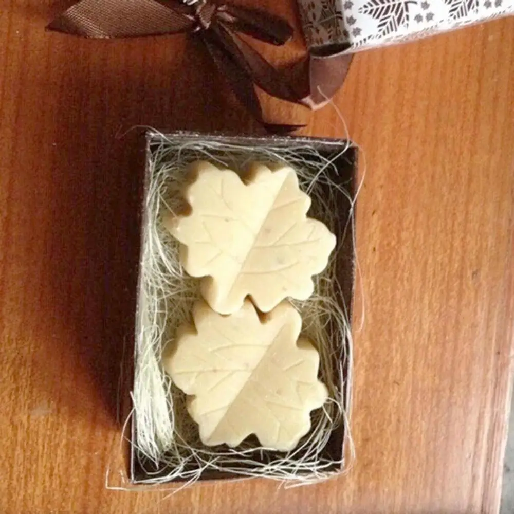 2Pcs/Box Maple Leaf Handmade Essential Oil Soap Hand Wash Cleaning Soap Bath Soaps Birthday Baby Shower Wedding Favors Gift