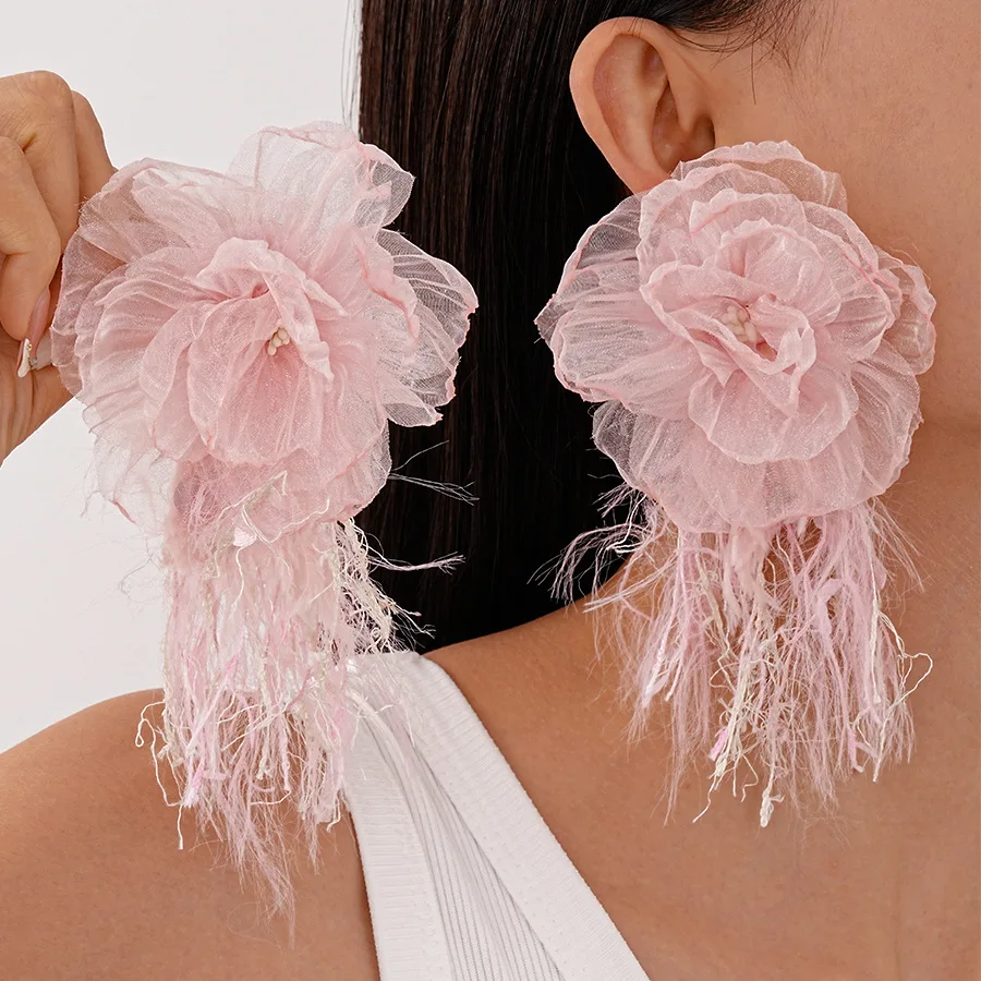 Urlaub Stil Handgewebte Spitze Blumen Gans Feder Quaste Ohrringe für Frauen Frühling Sommer Süße Temperament High-end-Schmuck