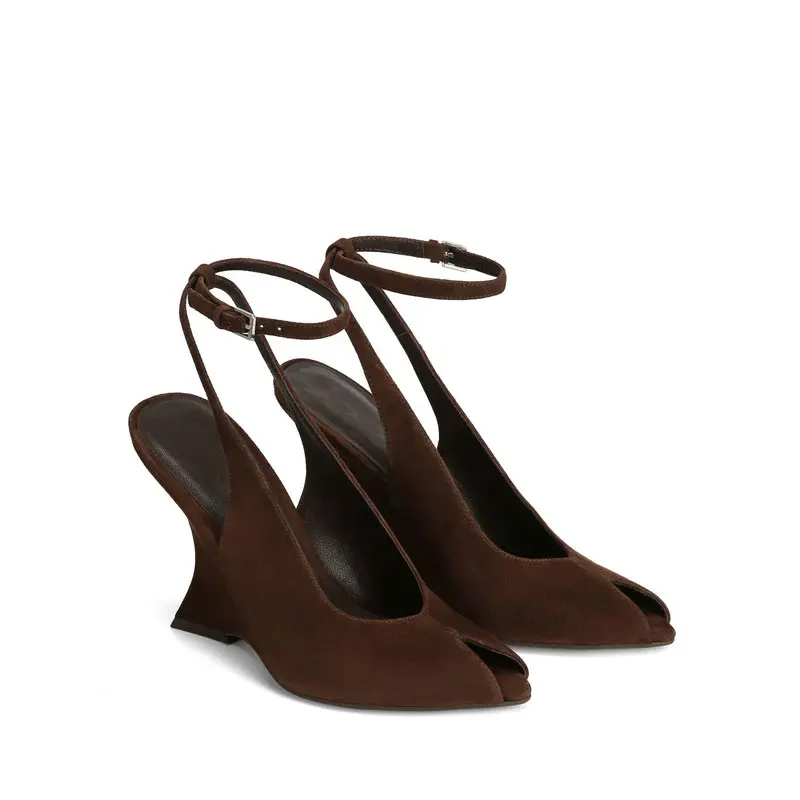 

Женские летние сандалии 2026 на танкетке с открытым носком, на толстом высоком каблуке, черные, удобные, с крупными зубцами