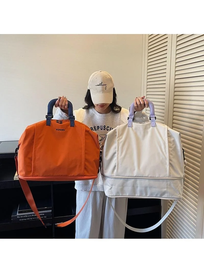 大容量ポータブルフィットネスバッグ軽量ハンドヘルドクロスボディバッグ旅行用多用途スポーティバッグウェットとドライの分離型バッグ