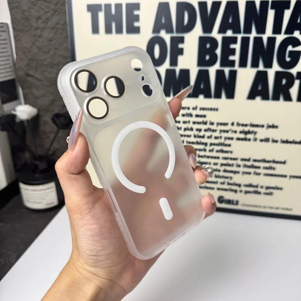 Coque Magnétique Antichoc Transparente Mate en PC pour iPhone 17 16 15 14 Plus 13 12 Pro Max Compatible MagSafe et Recharge Sans Fil