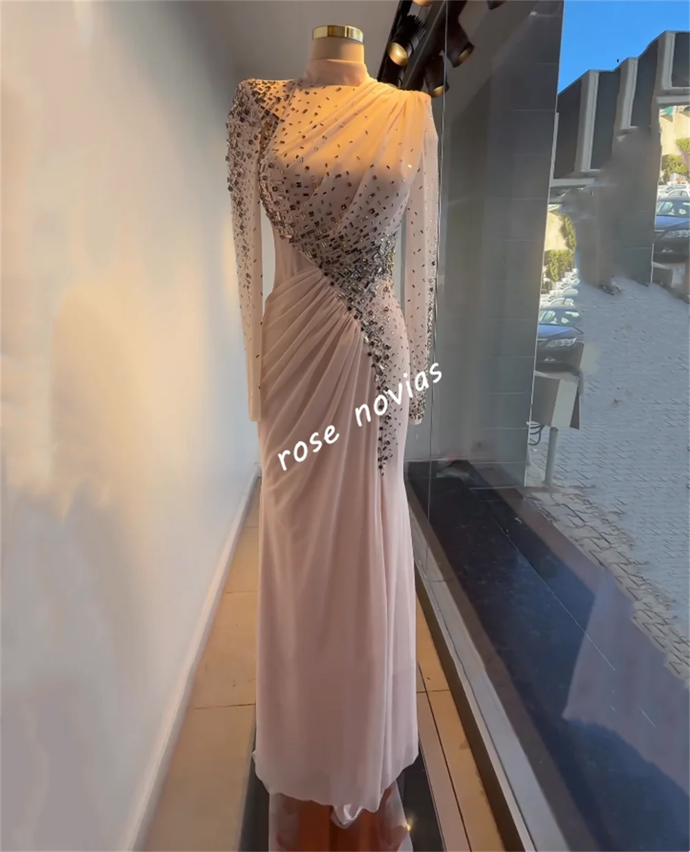 Abiti lunghi a tromba con colletto alto e pieghe in chiffon con paillettes personalizzati Occasioni su misura da donna Serata di lusso Elegante matrimonio per feste