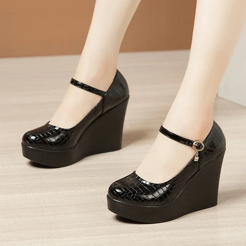 10cm Small Size 32-43 Patent Leather Shoes Thick Bottom Platform Wedges Shoes 2024 Shallow High Heels Pumps for Office Model