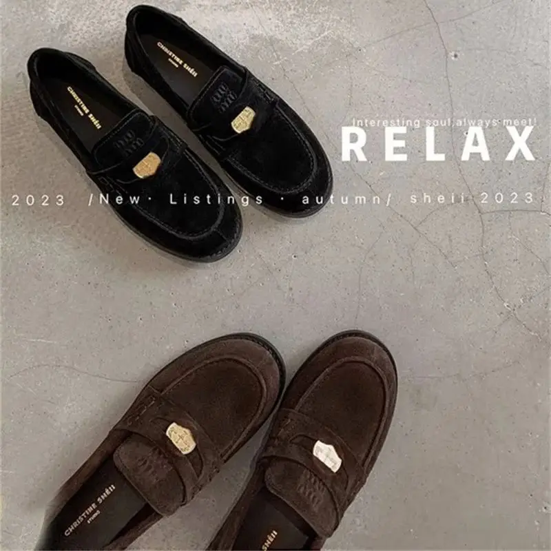 Slip On Loafers Shoes Fashion Metal Decoration Solid Color Vintage Chunky Heels Brand Design Ladies Cozy Leather Shoes