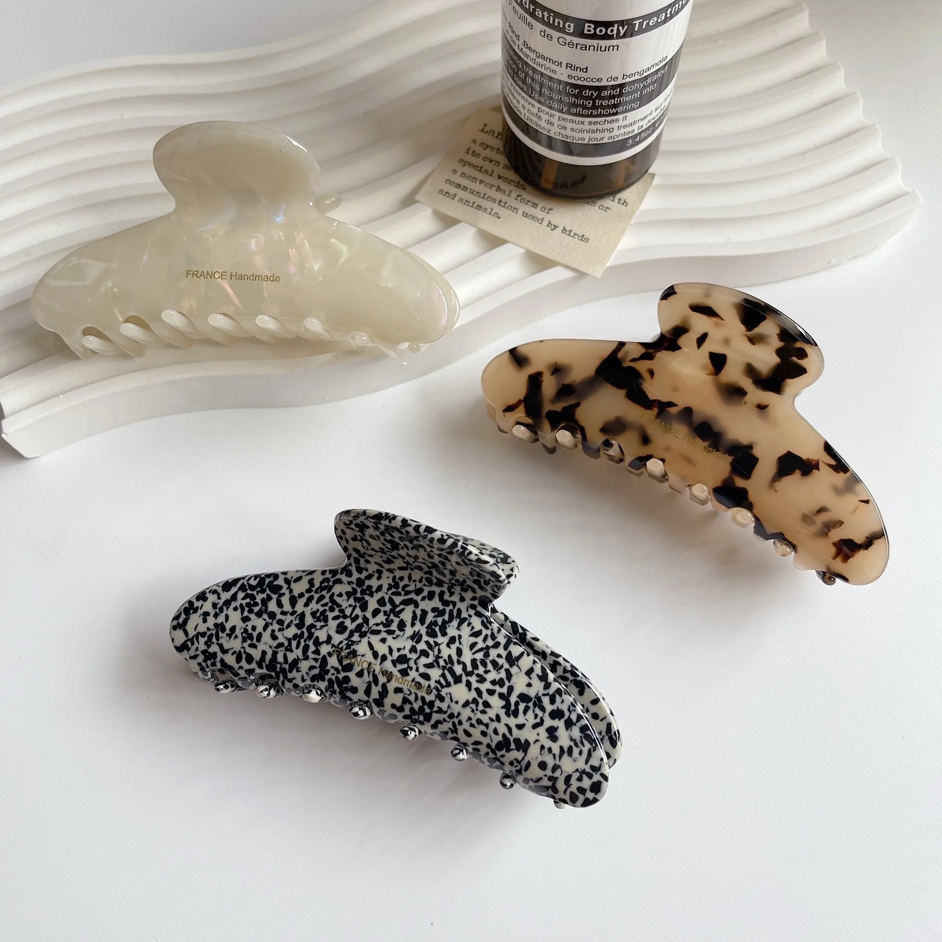

Large Size Ponytail Shark Hair Clip for Women Claw Clip Thick Hair Acetate Hair Claw Clip Barrettes Hair Accessories