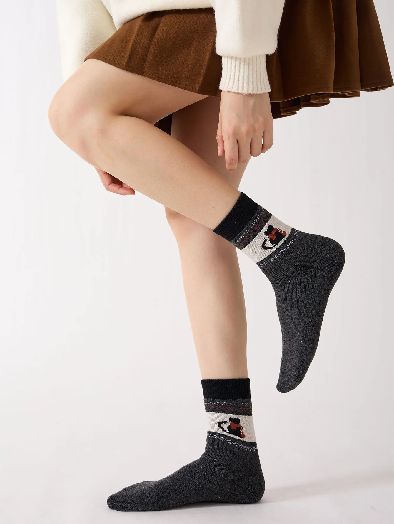 5 Pairs Women's Mid-Calf Fair Isle Socks Thickened Fleece Lined Warm Retro Style Autumn Winter Woolen Socks Adorable Japanese