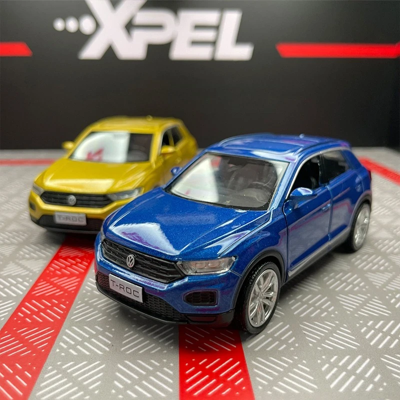 

1:36 Volkswagen T-ROC модель автомобиля из сплава, литая под давлением игрушечная машинка, металлическая модель автомобиля, имитация, коллекция детских игрушек с откатным механизмом